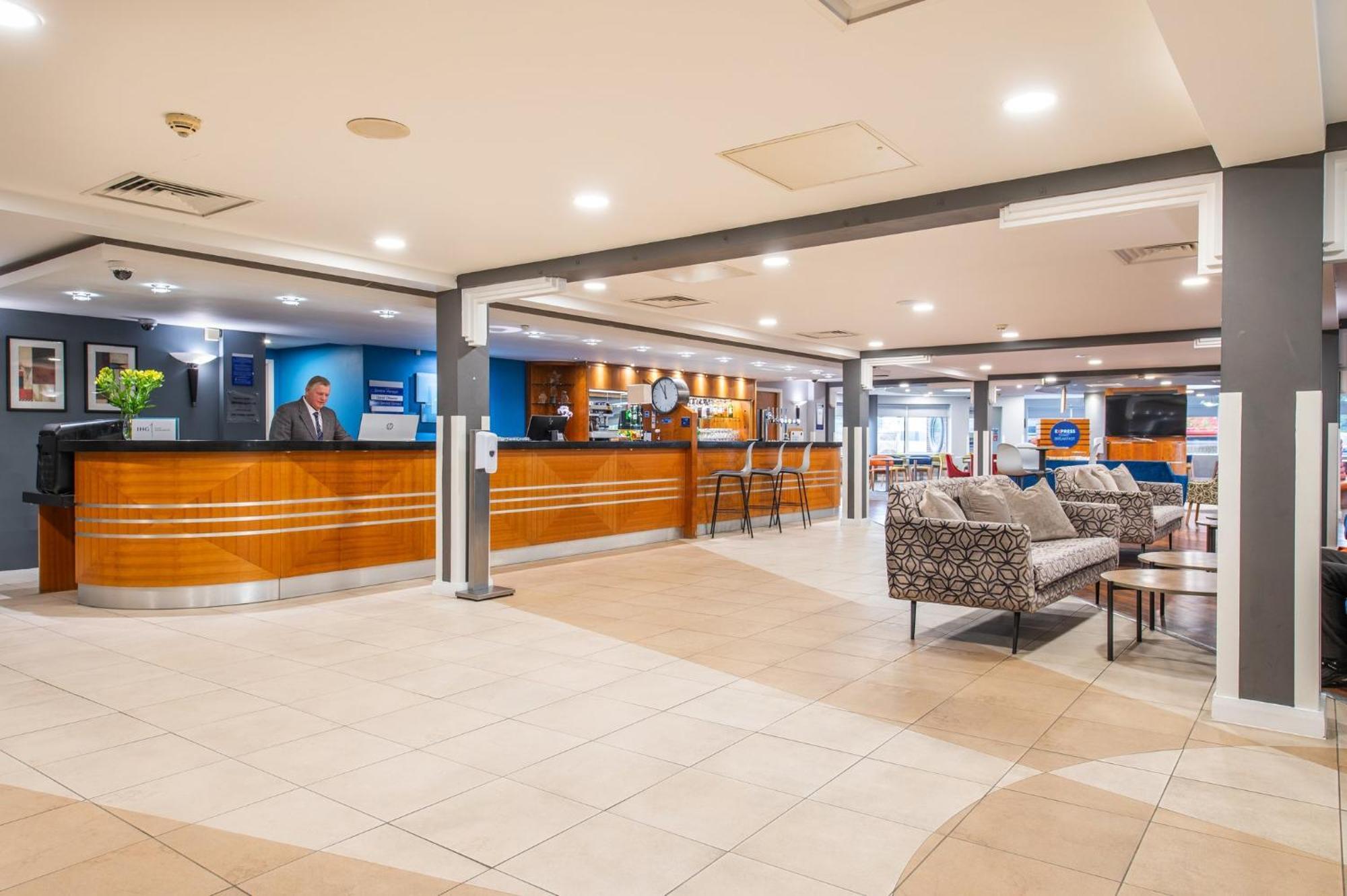 Holiday Inn Express Ramsgate - Minster By Ihg Exterior photo